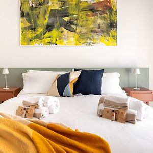 New Elegant 2 Bedroom Apt. Near Parco 2 Giugno